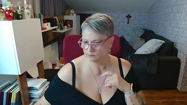 bigtits4you 现场XXX聊天