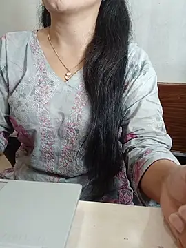 Chanchal--Navya: онлайн-секс-чат
