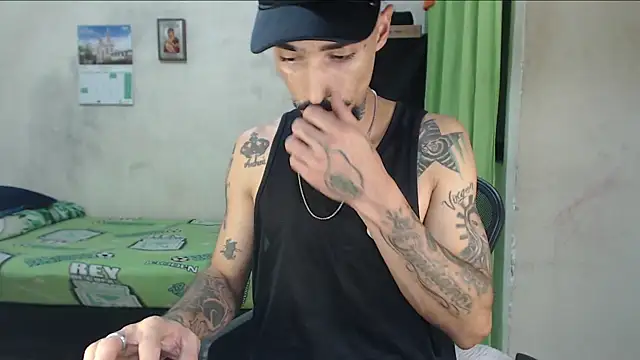 Вебкам-шоу emiliano_hottt
