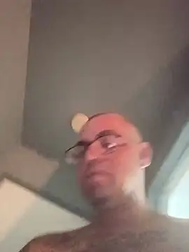 Crossedsissy webkamerás műsora