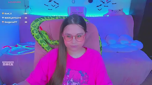 Lolisuccub Chat XXX in diretta
