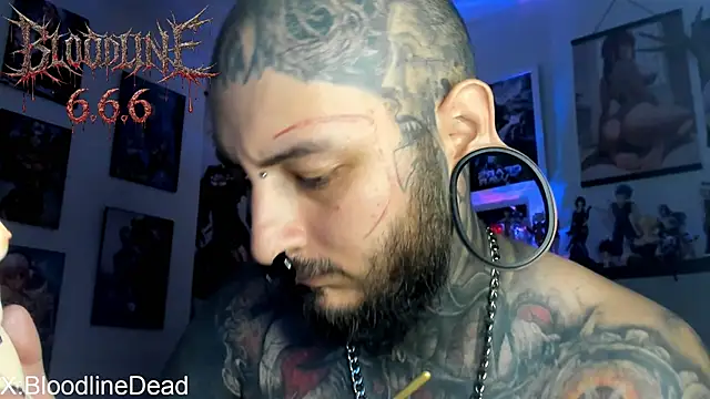 DEATHINK666XX: διαδικτυακό σόου στην κάμερα