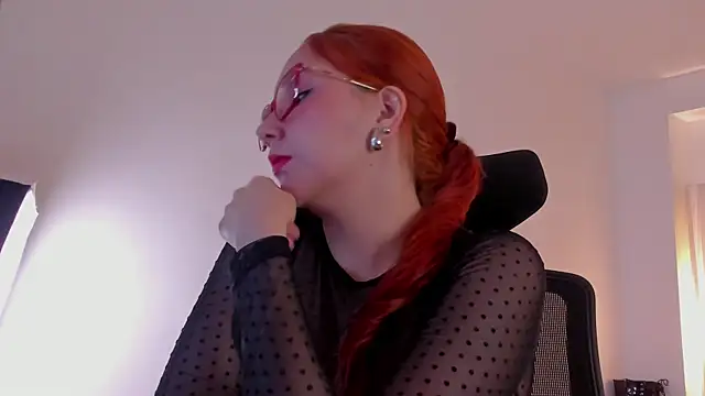 MistressErza's Live XXX Chat