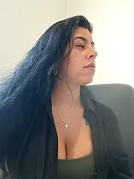 Luianna Adlı Modelin Canlı XXX Sohbeti