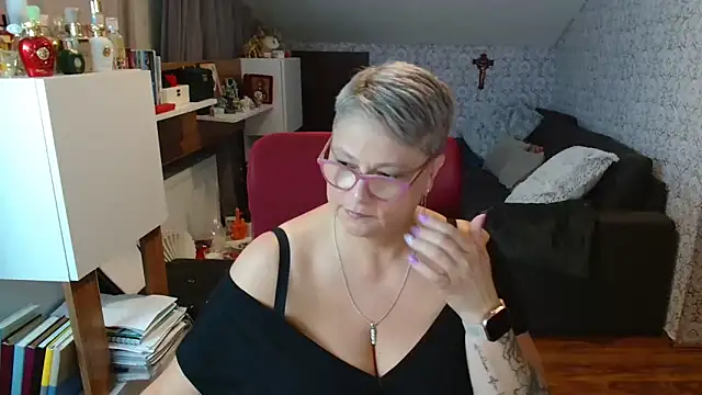 bigtits4you Adlı Modelin Canlı XXX Sohbeti