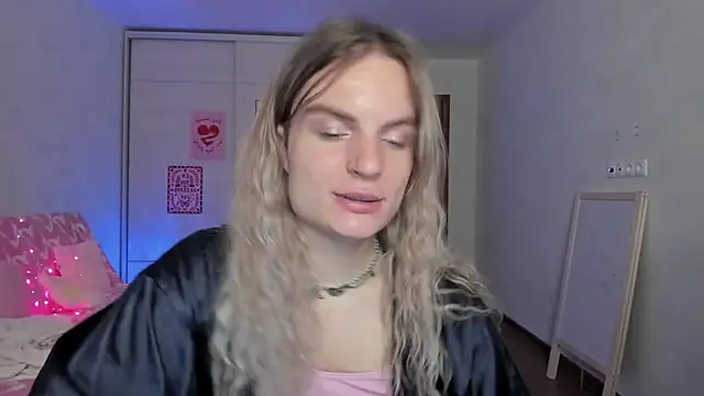 milliKira006 Adlı Modelin Web Kamerası Şovu