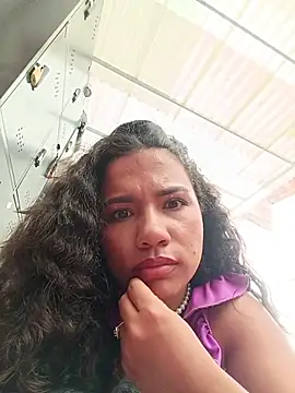 XXX chat uživo modela TamaraaHoney