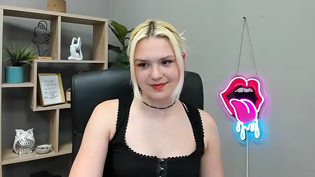 SweetLilyxo: онлайн-секс-чат