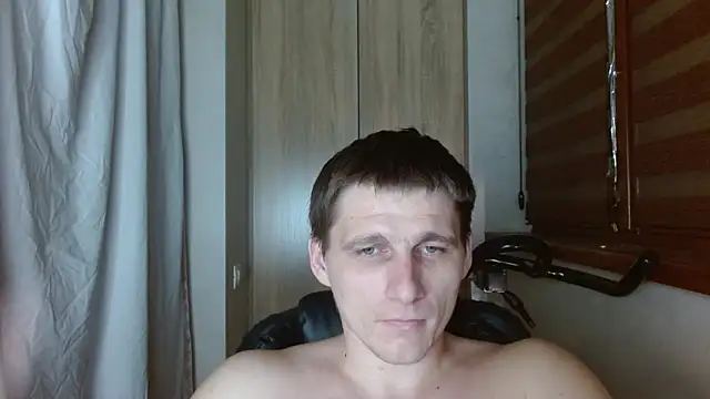 Poliglotjoe1 – Naživo XXX chat