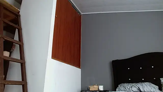 Emilia_1995 live XXX chat