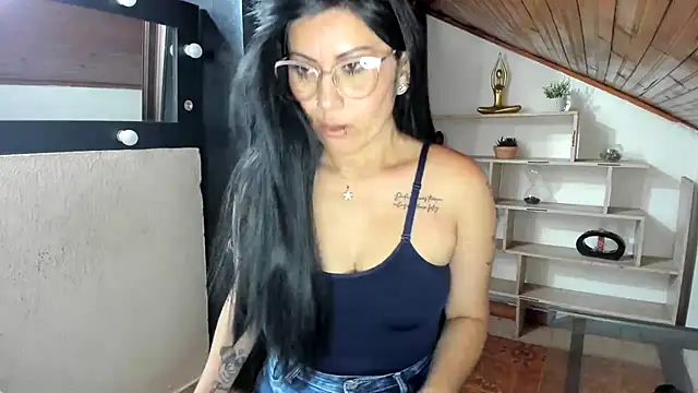 Tania_mature: απευθείας συνομιλία ΧΧΧ