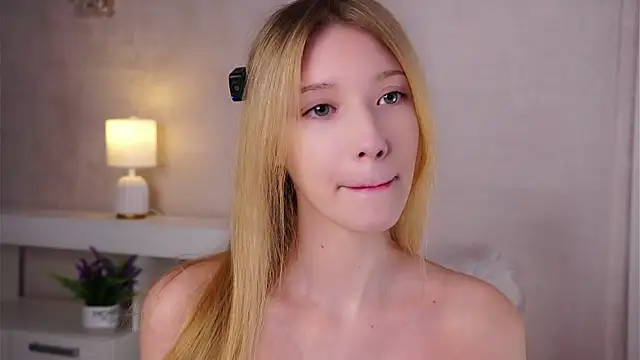 SunnivaCovil XXX чат на живо