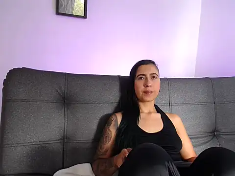 aria_jhonsson লাইভ XXX চ্যাট