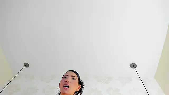 Chat +18 de IRISCLARK1 ao vivo