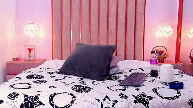 Lucie_Red Live XXX Chat