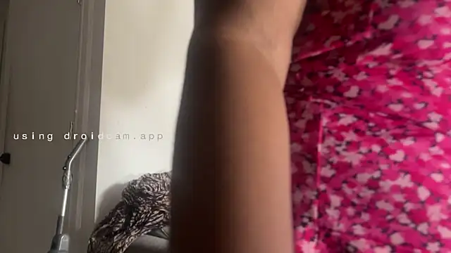 juicy_janet Show in webcam