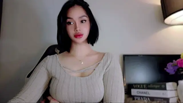 Anna_HollyDoll Adlı Modelin Web Kamerası Şovu