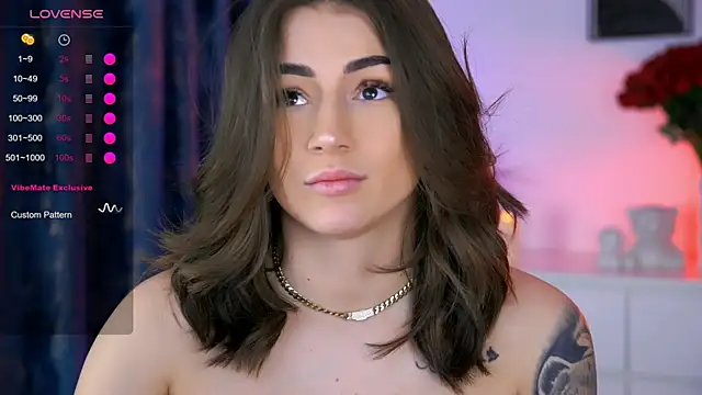 Chat +18 de AishaSins ao vivo