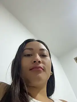 Tatiana123_ Adlı Modelin Canlı XXX Sohbeti