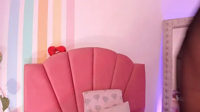 Онлайн чат XXX Emma_lakshmi