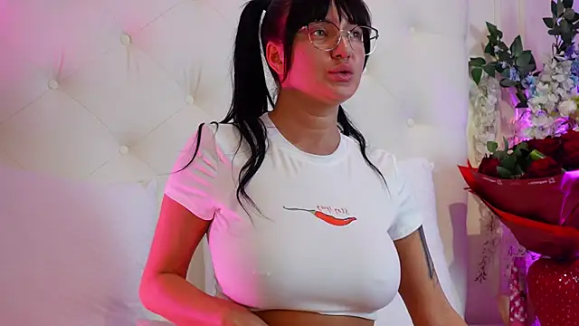 NadiaKeyss – Naživo XXX chat