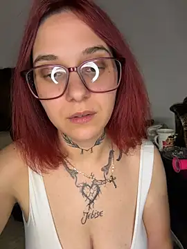 jebise23 XXX чат на живо