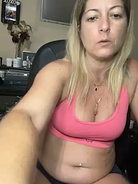 Chat +18 de NikkiBlisss ao vivo