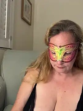 largeboobies30's Webcam Show