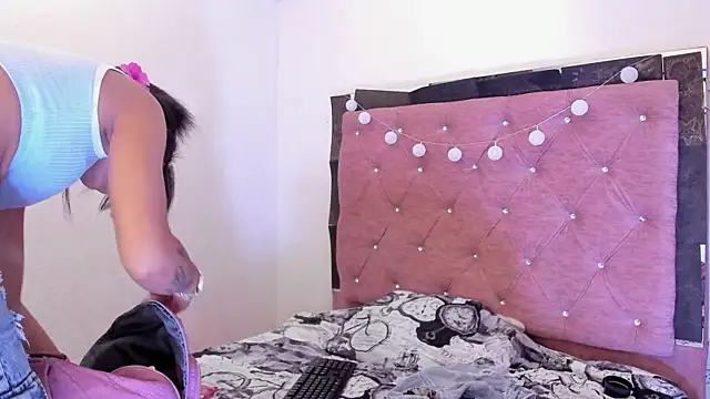 Alaia2 Pertunjukan Webcam