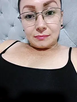 XXX chat uživo modela milly_sanchez