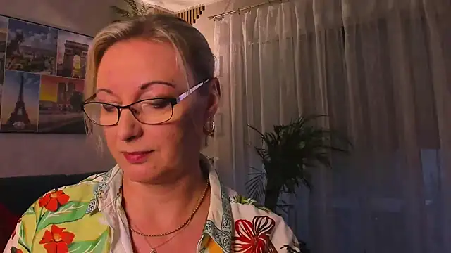 Show modela vanessa_chat na web-kameri