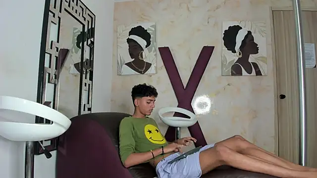 COUPLES_BOYS Adlı Modelin Web Kamerası Şovu