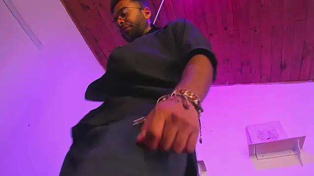 Arez_Vortex_'s Webcam Show