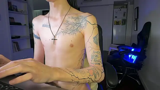 XXX chat uživo modela Den_BlueXx