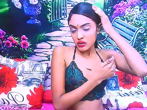 IndianPretty14u2Luv's Live XXX Chat