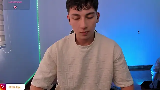 Вебкам-шоу OLIVER_K