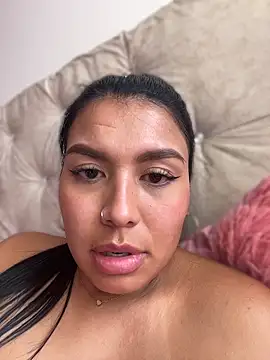 Iam-sophia27's Live XXX Chat