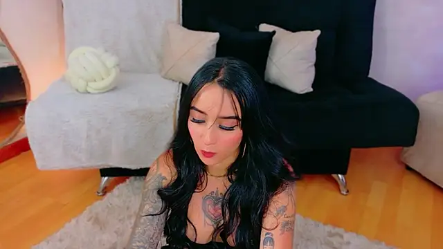 EmmyEvans1's Live XXX Chat