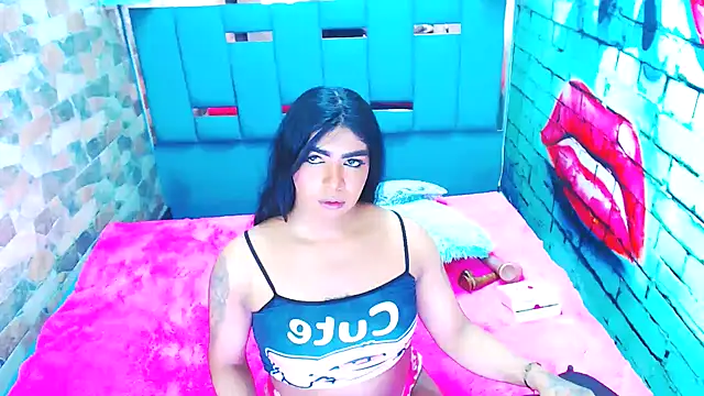 violet_bigcock774 Show Webcam