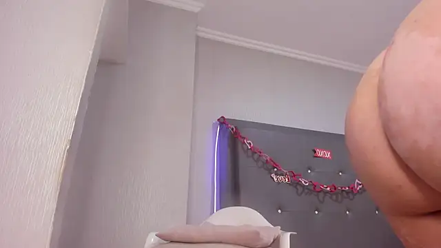 emma_lyeのライブXXXチャット