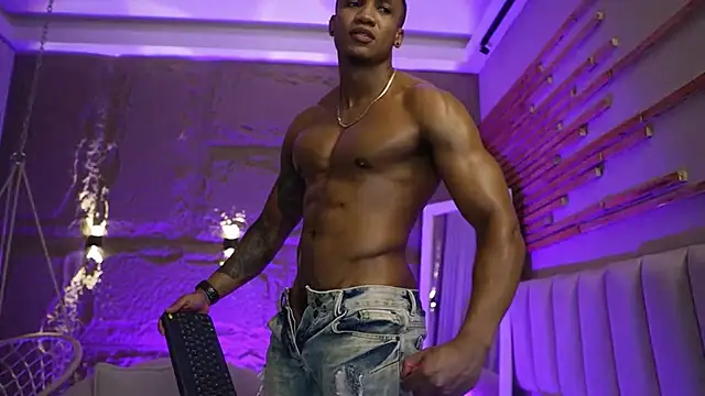 Logan_Varela Show Webcam