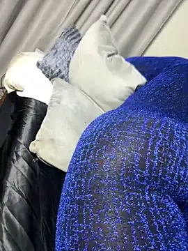 Hugemassivebootie Live XXX-chat