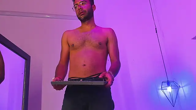 Arez_Vortex_ Webcam-Show