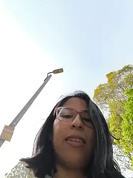 MirandaSingle Adlı Modelin Canlı XXX Sohbeti