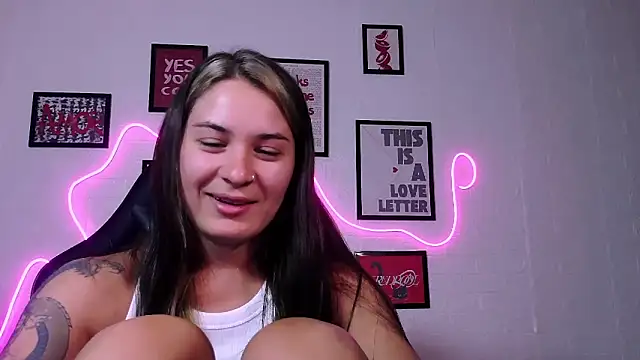 Chat +18 de AlisaFrost ao vivo
