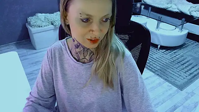 InesGold élő XXX-chatje