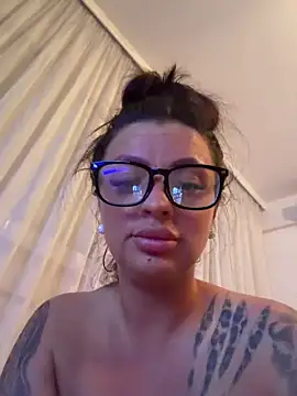 miraa_bellaa élő XXX-chatje