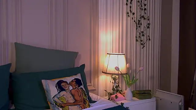 HornyPriestess' Live XXX Chat