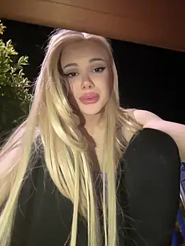 AlyssaFoxx_ Show in webcam