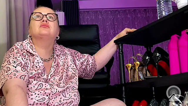 Mommy_Goddess' Live XXX Chat
